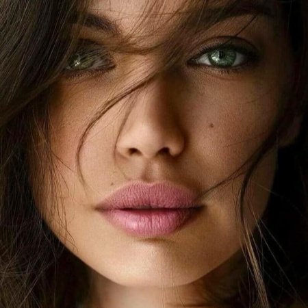 Мужчины, какое внимание Вы уделяете губкам у девушки?